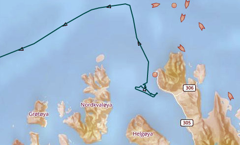 Á Marine Traffic má sjá hvert strandgæsluskipið KV Barentshav hefur siglt eftir samtalið við Íslendingana.