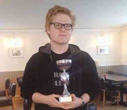 Jón varð Jón Kristinn Þorgeirsson Hraðskákmeistari Norðlendinga. Mynd: Ingibjörg Edda.
