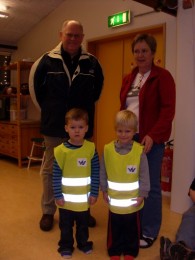 endurskinsvesti Hér eru vestin góðu. Skarphéðinn, Jóhanna, Arnar Ben og Þórður Pálmi. Mynd: Húni.is