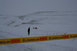 Lögreglan lokaði leiðinni upp á skíðasvæði á meðan á aðgerð stendur