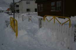 Nú eða komast inn á skólalóðina ef út í það er farið