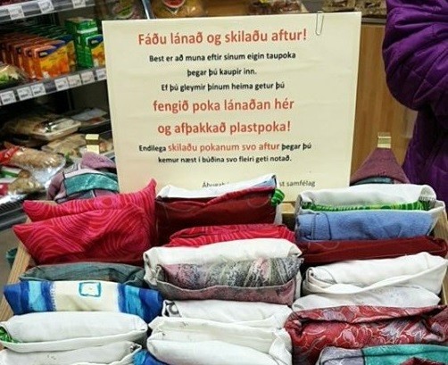 Pokarnig eru snyrtilega samanbrotnir. Mynd: Húni.is.