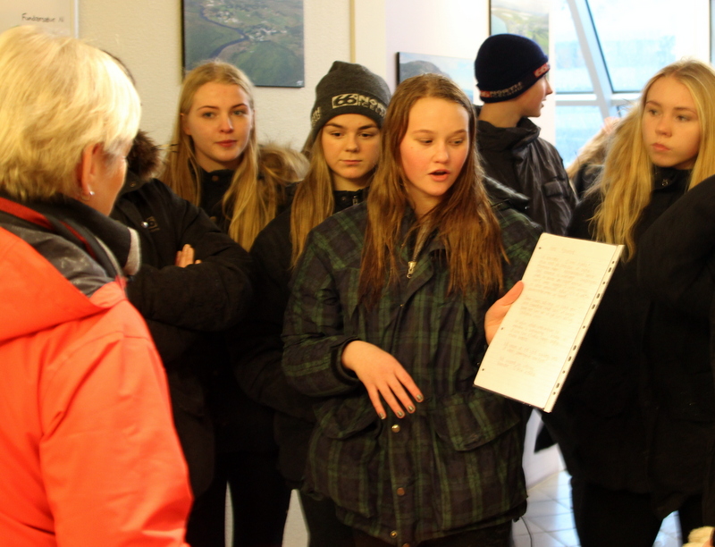 Sylvía Rut Gunnarsdóttir biður Herdísi að koma bréfinu áfram