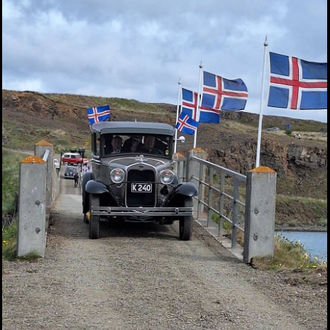 ekið yfir Héraðsvatnsbrúnna.png