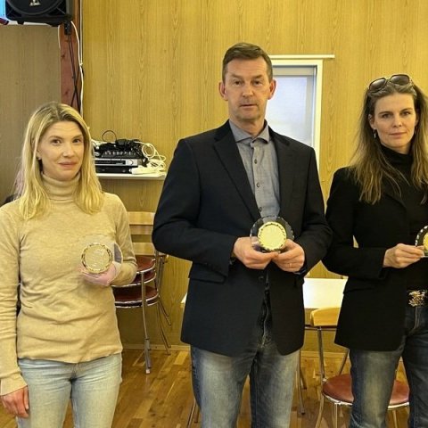 Hryssur 5v Heiðrún Ósk (Prestsbæ), Víkingur Gunnarsson (Hólum) og Lilja Pálmadóttir (Hofi).