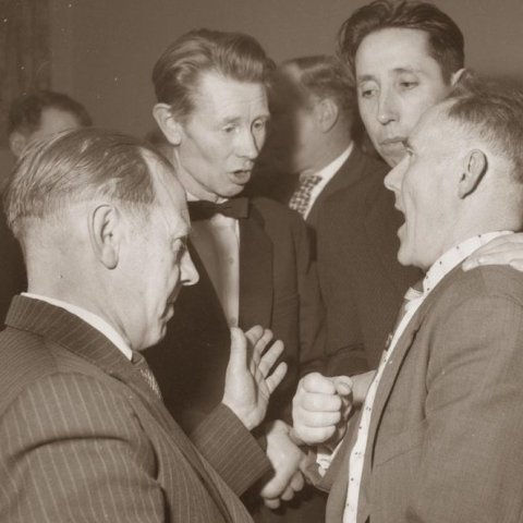 Sæluvika í Bifröst (1961), Græni salur. Frá vinstri: Guðjón Sigurðsson bakari, Sigurður Laxdal, Holtsmúla, Friðrik Jónsson (Fíi) og Sveinn Sölvason. Ljósmynd: Stefán B. Pedersen.