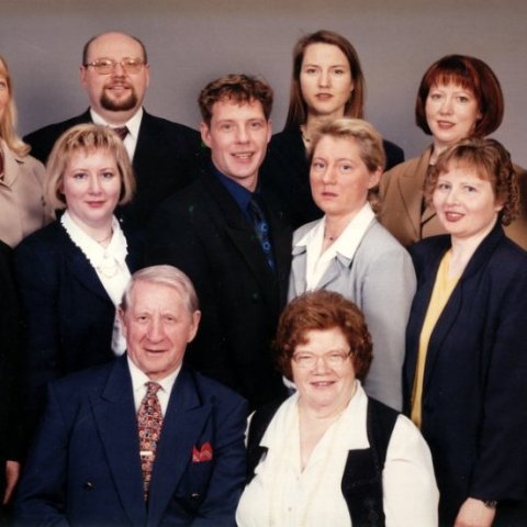 Hjónin í Hólkoti með börnin sín tíu. F.v. Guðmundur, Guðrún, Kristjana Halldór Höskuldur, Hulda (aftari), Helga, Steinunn, Ingibjörg (fyrir framan) og Haraldur.