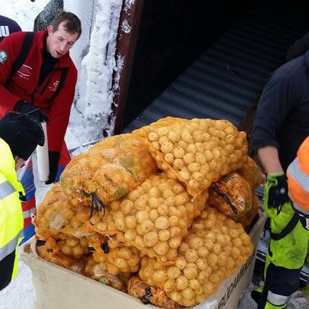 Kartöflur voru meðal þeirra vara sem enduðu utan vegar.