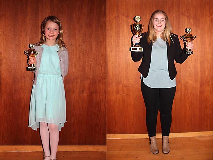 Ásdís Aþena Magnúsdóttir og Hrafnhildur Kristín Jóhannsdóttir voru sigurvegarar Söngvarakeppni Grunnskóla Húnaþings vestra í fyrra.