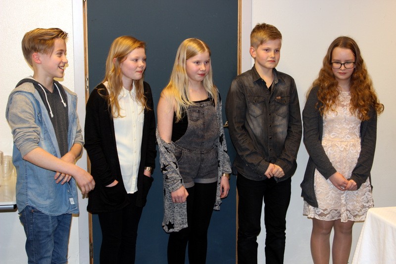 Nemendurnir sem skipuðu efstu sætin í upplestrarkeppninni í Varmahlíðarskóla, frá vinstri: Jón Hjálmar Ingimarsson, Erna Sigurlilja Ólafsdóttir, Herdís Eir Sveinsdóttir, Hafsteinn Máni Björnsson og Sunna Sif Friðriksdóttir. Mynd: KSE