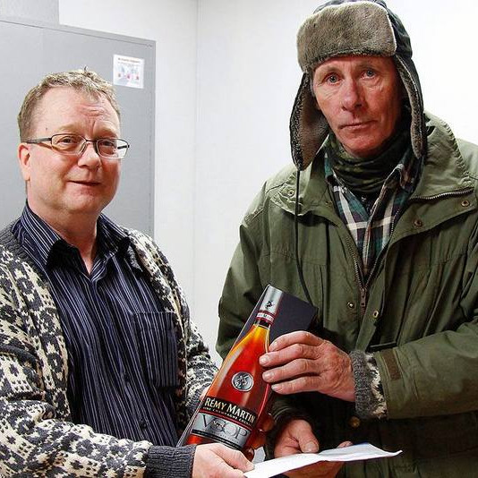 Mynd: Slétt skipti, 700. vísnaþátturinn og hóstastillandi söngolía. Mynd: ÓAB.