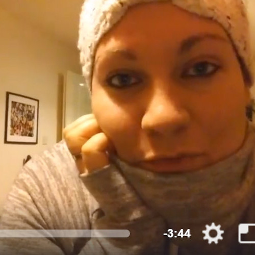 Skjáskot af Katrínu Lilju í myndbandinu góða.