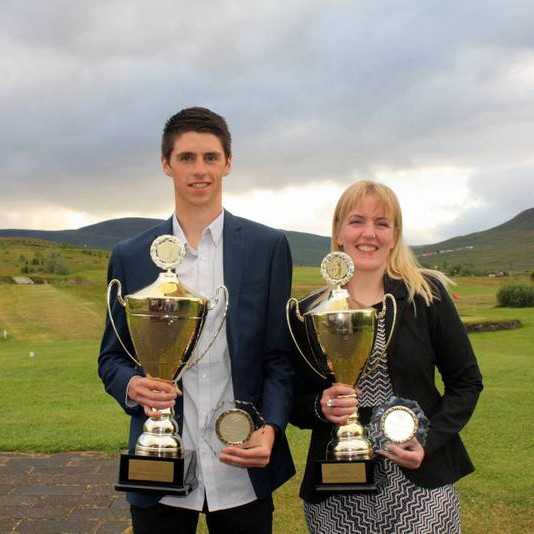 Klúbbmeistarar GSS Arnar Geir Hjartarson og Árný Lilja Árnadóttir. Mynd. Hjörtur Geirmundsson.