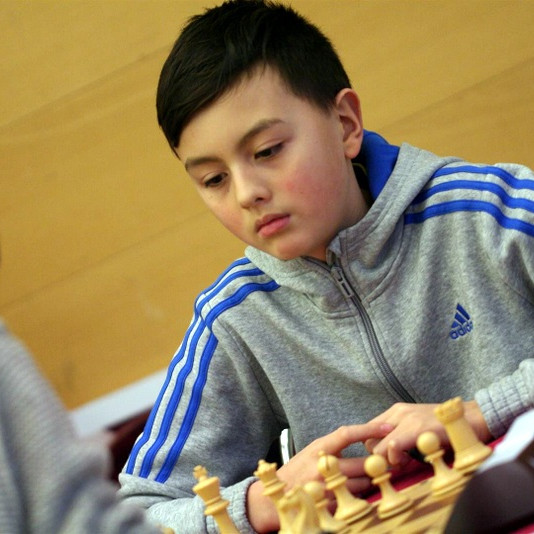 Sigurvegari mótsins Guðmundur Sveinsson. Mynd: Taflfelag.is.