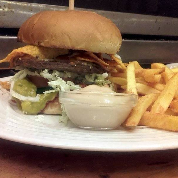 580 hamborgar og 34 lítrar af mæjónesi runnu út og einhver slatti af frönskum. Mynd: Hard Wok Cafe.