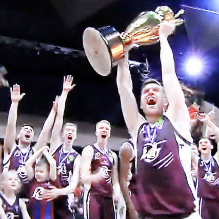 Bikarinn heim – Móttaka í íþróttahúsinu í kvöld