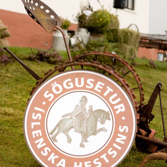 Margar hendur vinna létt verk