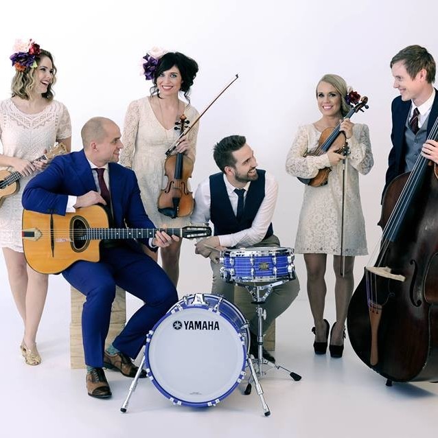 Swing Kompaníið, sem er á tónleikaferð undir yfirskriftinni Jólafönn, hefur aflýst tónleikum sínum í Sauðárkrókskirkju í kvöld.