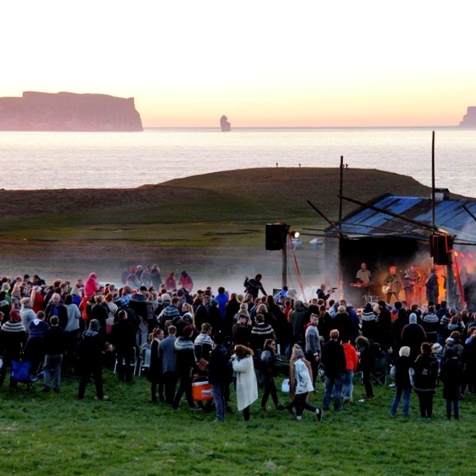 Frá Drangey Music Festival, þar sem vegurinn endar, sl. sumar. Mynd/BÞ