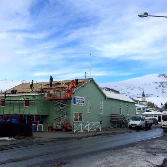 Framkvæmdir í Félagsheimilinu Bifröst. Mynd/BÞ