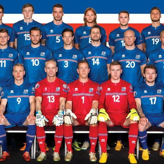 Leikurinn verður sýndur á stóra tjaldinu í Miðgarði