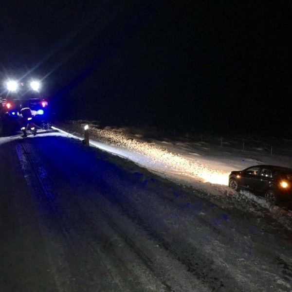 Flugbjörgunarsveitin í Varmahlíð aðstoðaði ferðamenn sem enduðu utan vegar á annan dag jóla. Mynd af Facebooksíðu sveitarinnar.