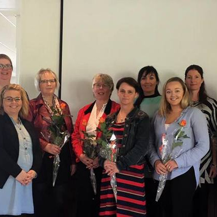 Konurnar sem komust á útskriftina, ánægðar með afrakstur erfiðis síns. Mynd: Nýsköpunarmiðstöð Íslands.