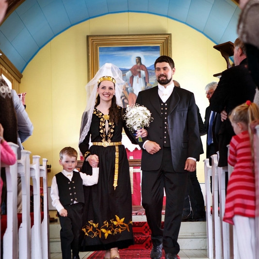 Sonja og Friðrik á brúðkaupsdaginn. Mynd: Gígja Einarsdóttir.