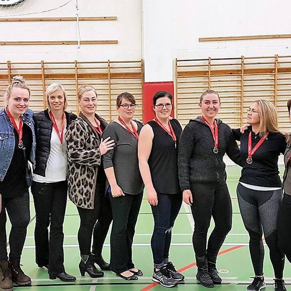 Birnur-Bombur höfnuðu í 3. sæti í sinni deild. Mynd af Facebook-síðunni Kormákur blak.