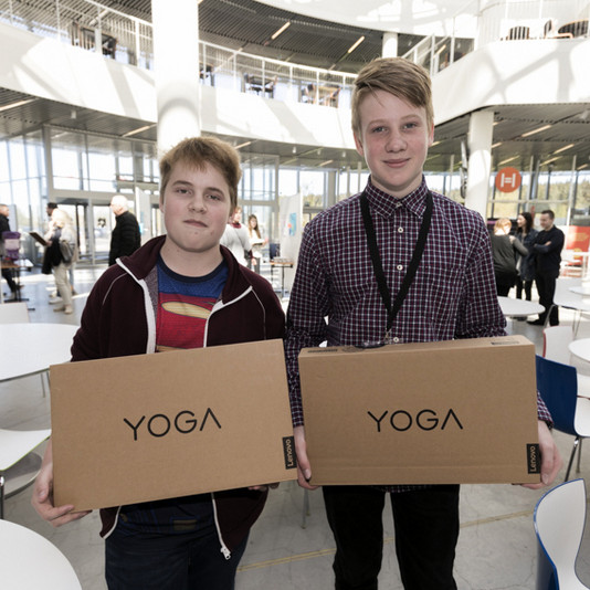 Óskar Aron Stefánsson og Indriði Ægir Þórarinsson hlutu fyrstu verðlaun fyrir Einfalda markatöng. Mynd: nkg.is.