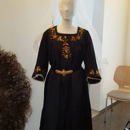 Hinn glæsilegi skautbúningur