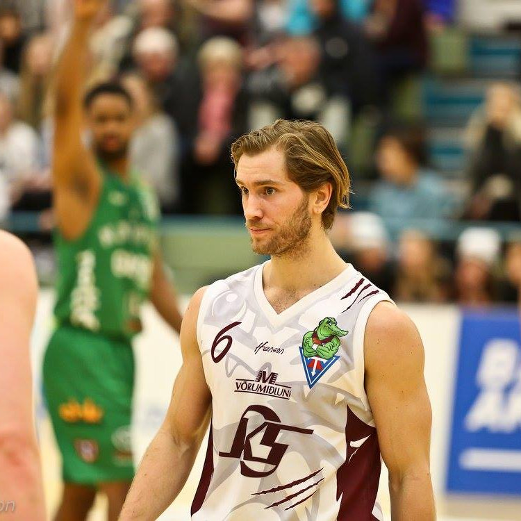 Arnar var í stuði í kvöld – en ekki hvað?  MYND: HJALTI ÁRNA