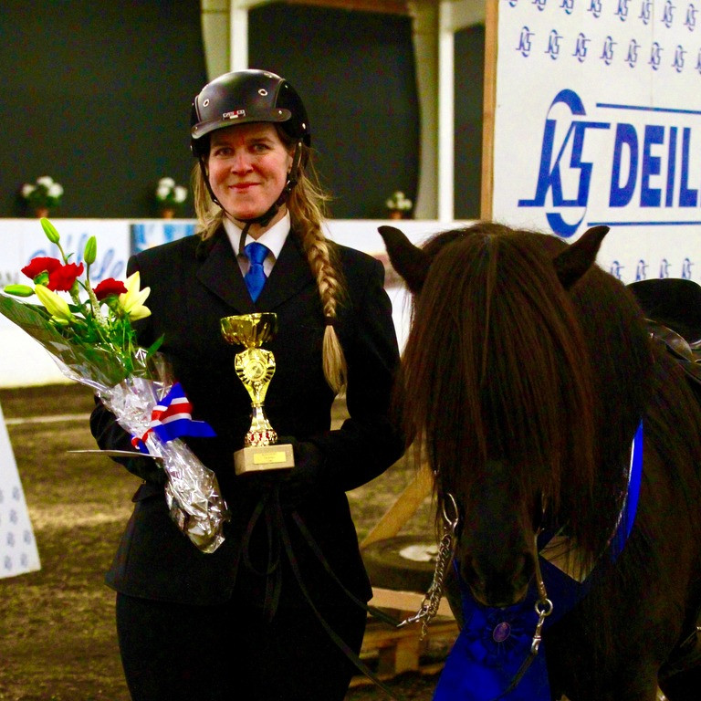 Artemisia Bertus og Korgur frá Ingólfshvoli. Myndir: KS deildin.