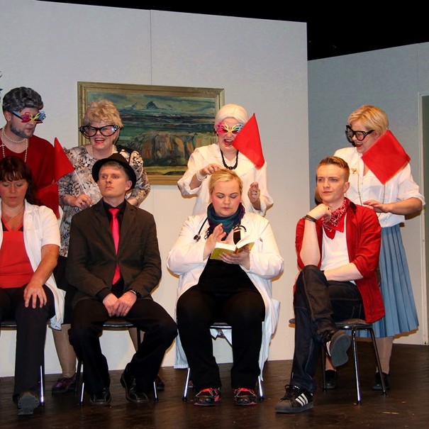 Barið í brestina – seinasta sýningarhelgin