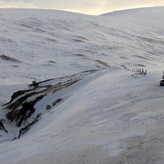 Hræddar um að renna niður gilið