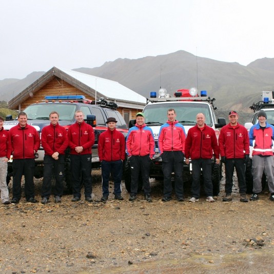 Með bakáverka eftir vélsleðaslys