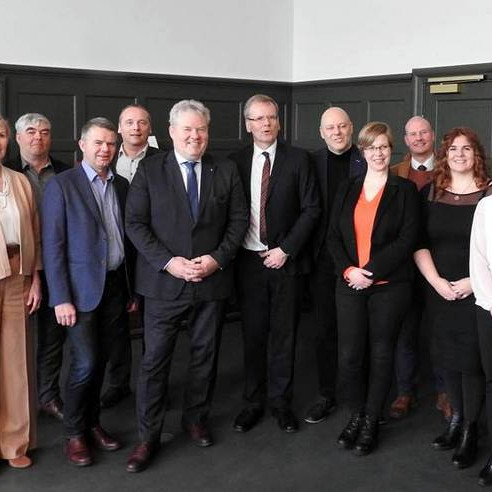 Fulltrúar atvinnuþróunarfélaga og Byggðastofnunar skrifuðu undir samninga sl. þriðjudag. – Mynd stjornarradid.is