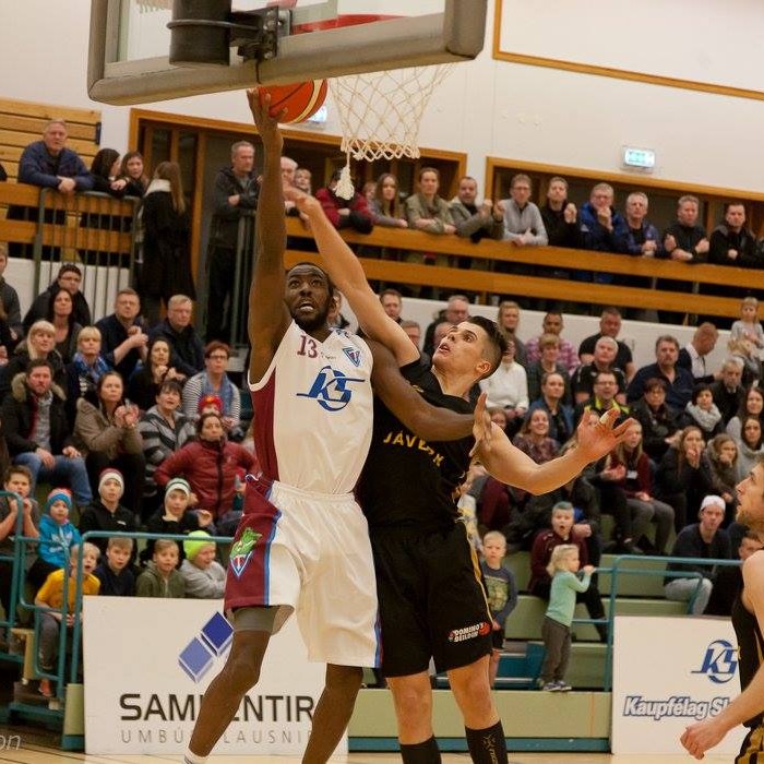 Darrel Lewis átti enn einn stórleikinn í Síkinu í gær.  MYND: HJALTI ÁRNA