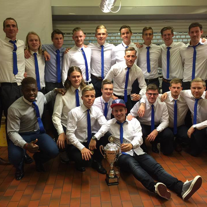 Deildarmeistarar 3. deildar kampakátir á lokahófi knattspyrnudeildar Tindastóls sl. laugardag. Mynd: Ómar Bragi Stefánsson.