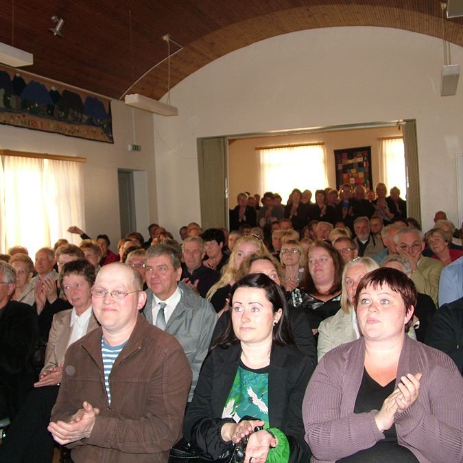 Opinn faðmur og útréttar hendur á styrktartónleikum í Héðinsminni