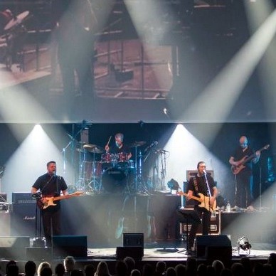 Dúndurfréttir í kvöld