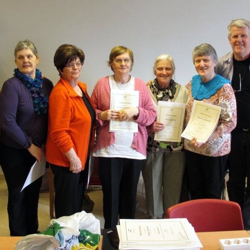 Eldri borgarar á tölvunámskeiði