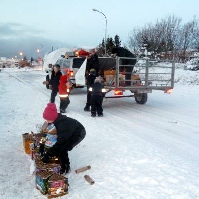Húnar hreinsa til eftir gamlaárskvöld