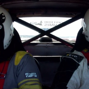 Bílveikur aðstoðarbílstjóri í Skagafjarðarrallýinu - Myndband