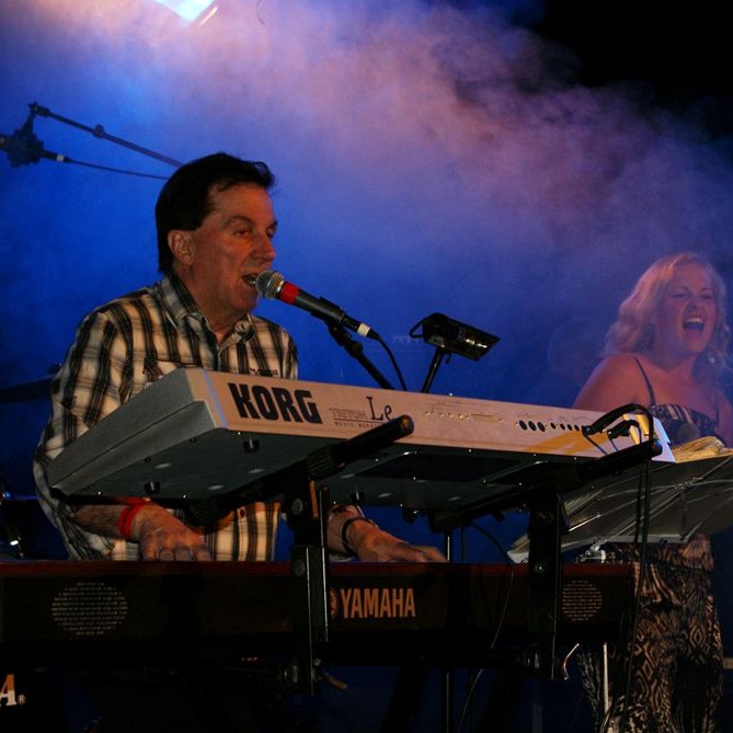 Miðasala á Jólastjörnur Geirmundar hefst í dag