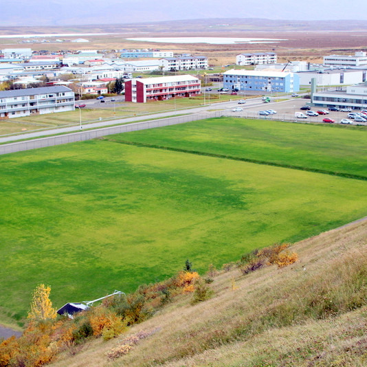 Miðsvæðið svokallaða er ætlað undir gervigrasvöll. 