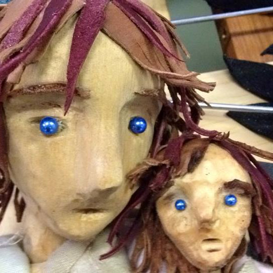 Þessar brúður eru í vinnslu á verkstæði Handbendis á Hvammstanga og munu koma við sögu í sýningunni Tröll. Mynd: Handbendi