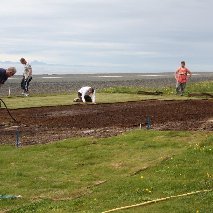 Unnið að endurbótum á Háagerðisvelli