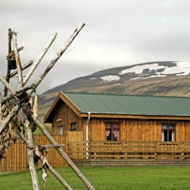 Hamarsbúð á Vatnsnesi. Mynd: Visithunathing.is