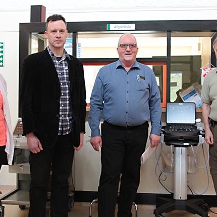 Frá afhendingu nýs ómtækis á Heilbrigðisstofnun Vesturlands á Hvammstanga. Mynd/Norðanátt.is.